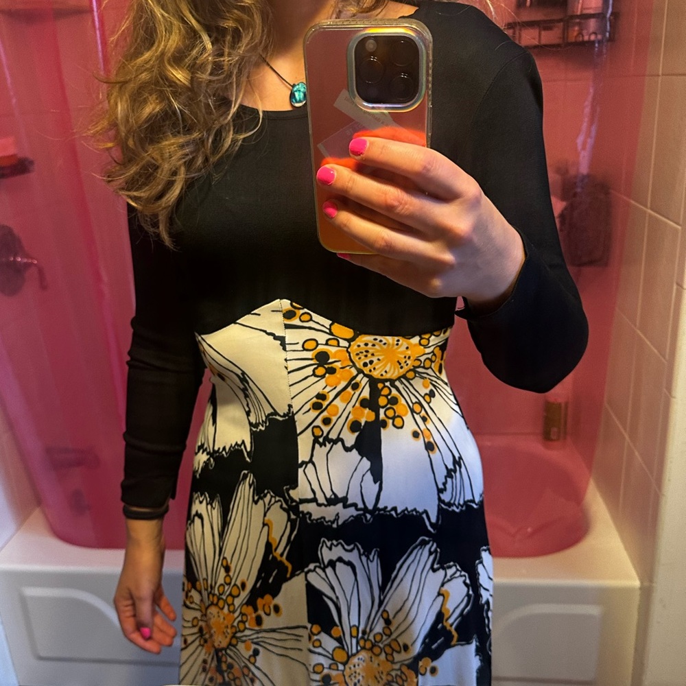gorgeous vintage maxi dress with statement floral skirt 🖤💎🌼